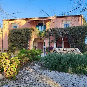 https://villa-melina-lafattoriasecondonoi.sicilyhotelsitaly.net